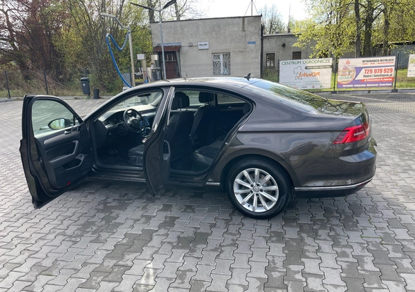 Volkswagen Passat cena 93500 przebieg: 52000, rok produkcji 2018 z Mysłowice małe 254